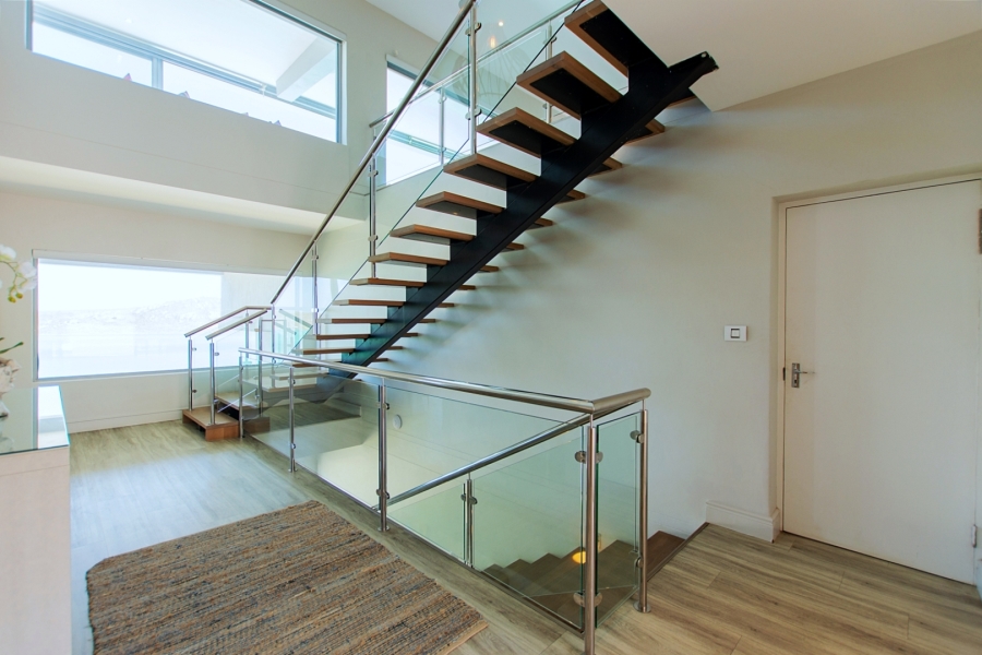 6 Bedroom Property for Sale in Myburgh Park Western Cape